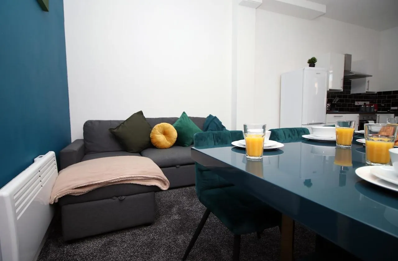 2 Bed Apartment! Near City Centre! 5 Guests*Long Stay Discount* Cardiff 0*,